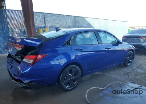 2021 Hyundai Elantra Sel z USA, uszkodzony, nr VIN 5NPLM4AG7MH023532